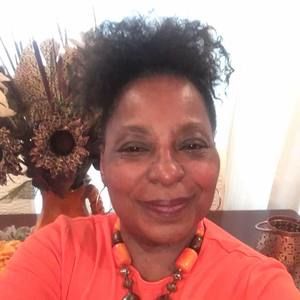 Meet your Posher, Carolyn